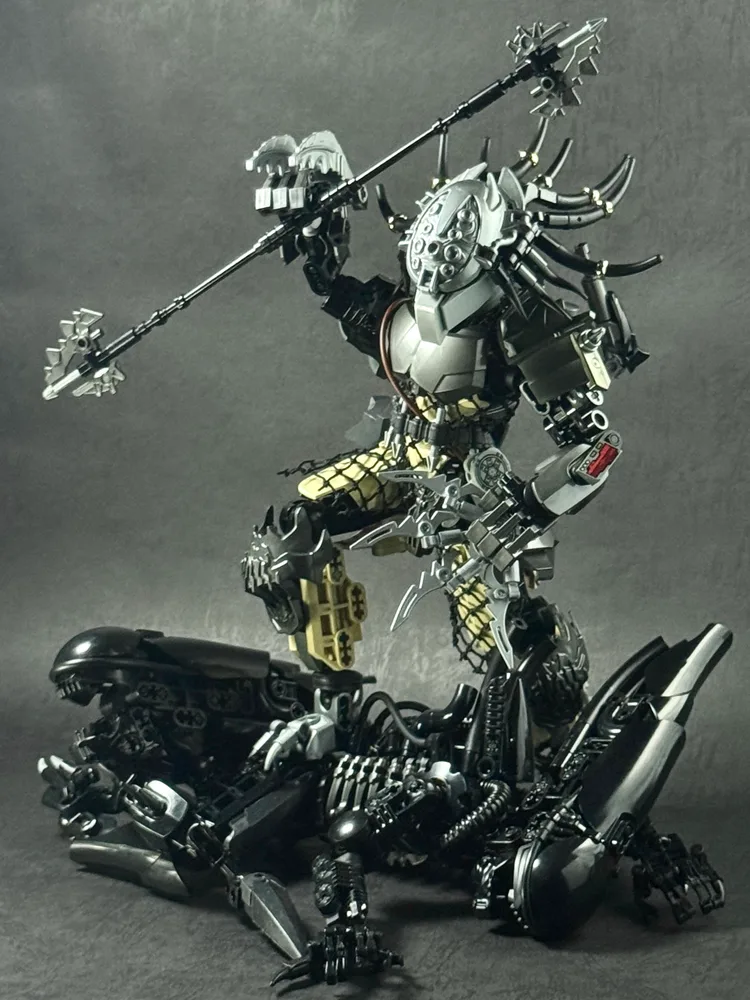 Predator LEGO MOC by artist Haru Bonks