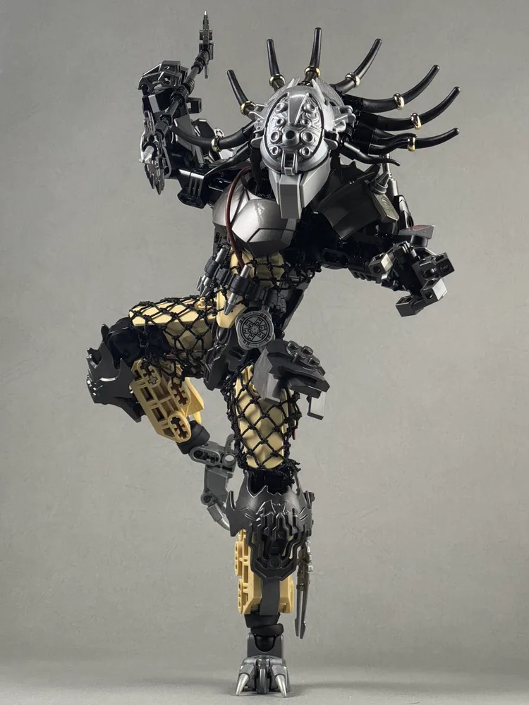Predator LEGO MOC by artist Haru Bonks