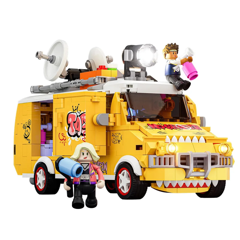 Lumibricks Street Fusion set 19013, a yellow graffiti van with two minifigures, shown in bright lighting.
