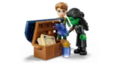 Minifigures with treasure chest.