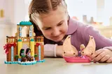 Child playing with Shiz set.