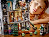 Child playing with Lego Malfoy Manor 76453.